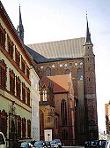 Der Fï¿½rstenhof und die Kirche St. Georgen
